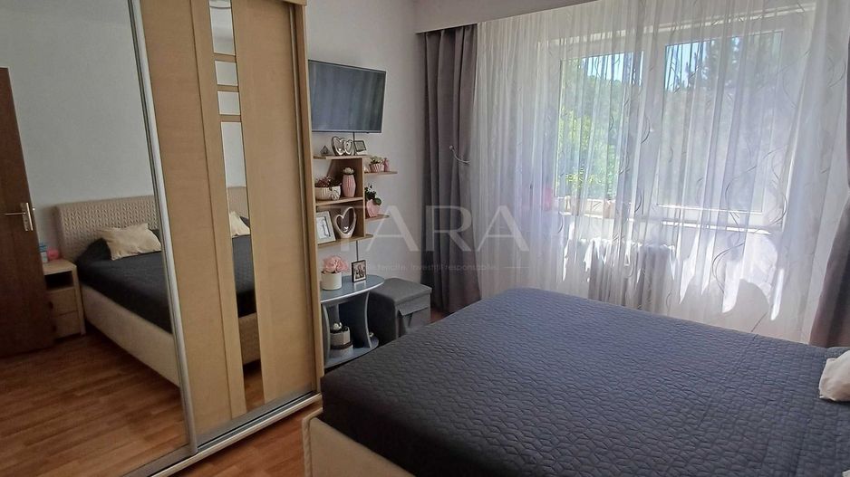 Apartament cu 2 camere, etaj intermediar, lift și balcon, zona Minerva - Poză 4