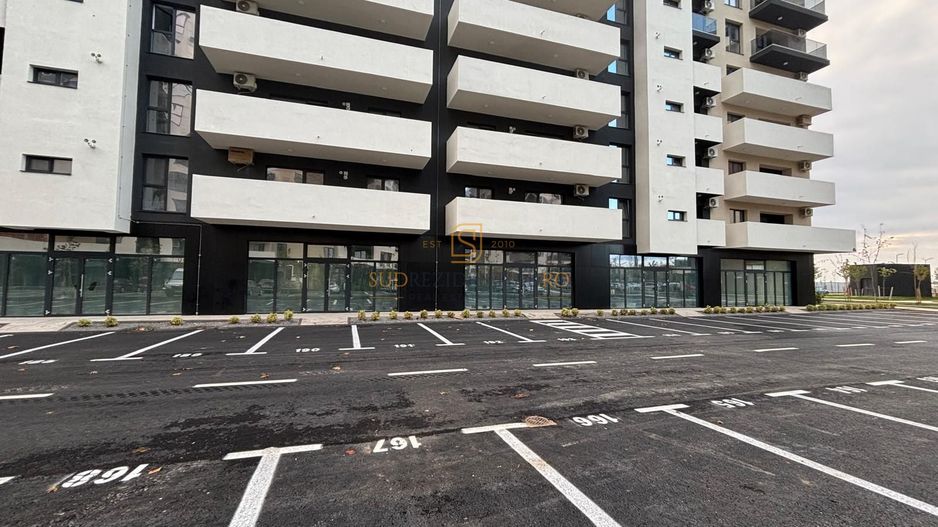 Spatiu comercial excelent, 200 mp, vitrina ampla, locuri de parcare - Poză 1