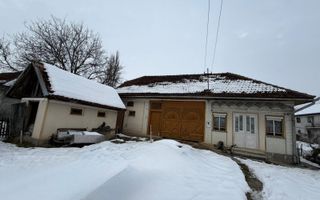 Casă cu teren generos în Buciumi - Poză 2