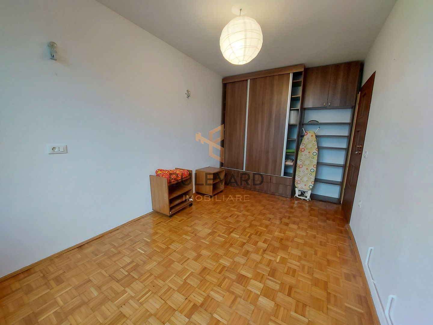 Apartament cu 3 camere decomandate, zona Pietii Hermes! - Poză 6