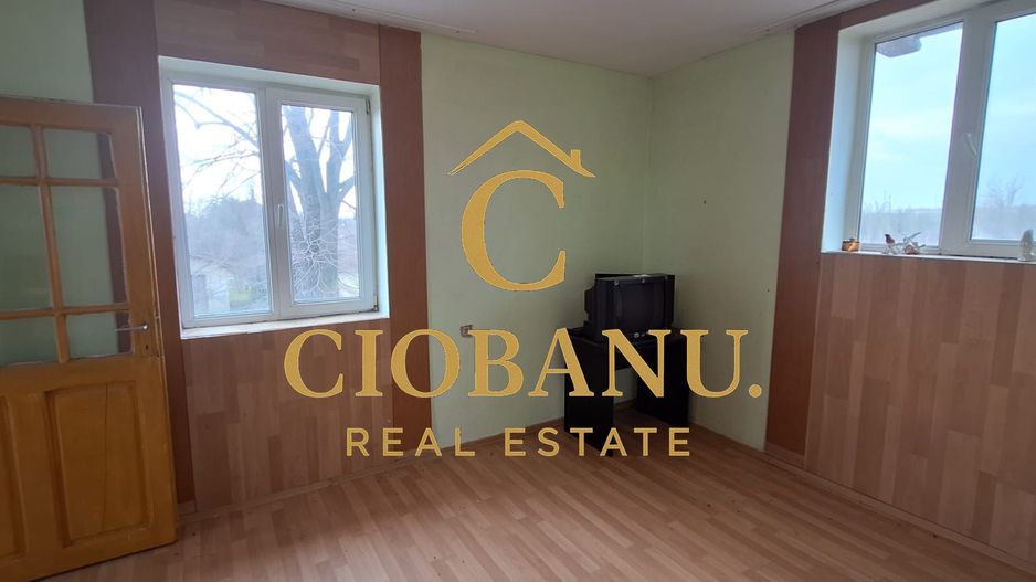 Apartament 3 camere de vanzare in comuna Carcea - Poză 2