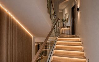 Casă spectaculoasă – 314 mp utili, cramă, terase, 7 camere, teren 432 mp - Poză 10
