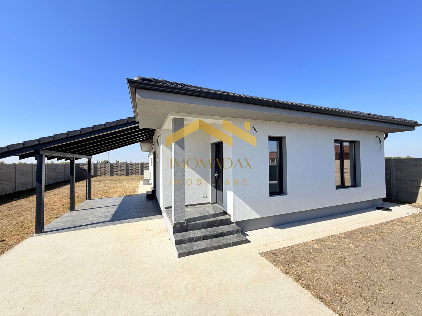 -Casa Individuala - Parter - 4 camere - - Poză 1