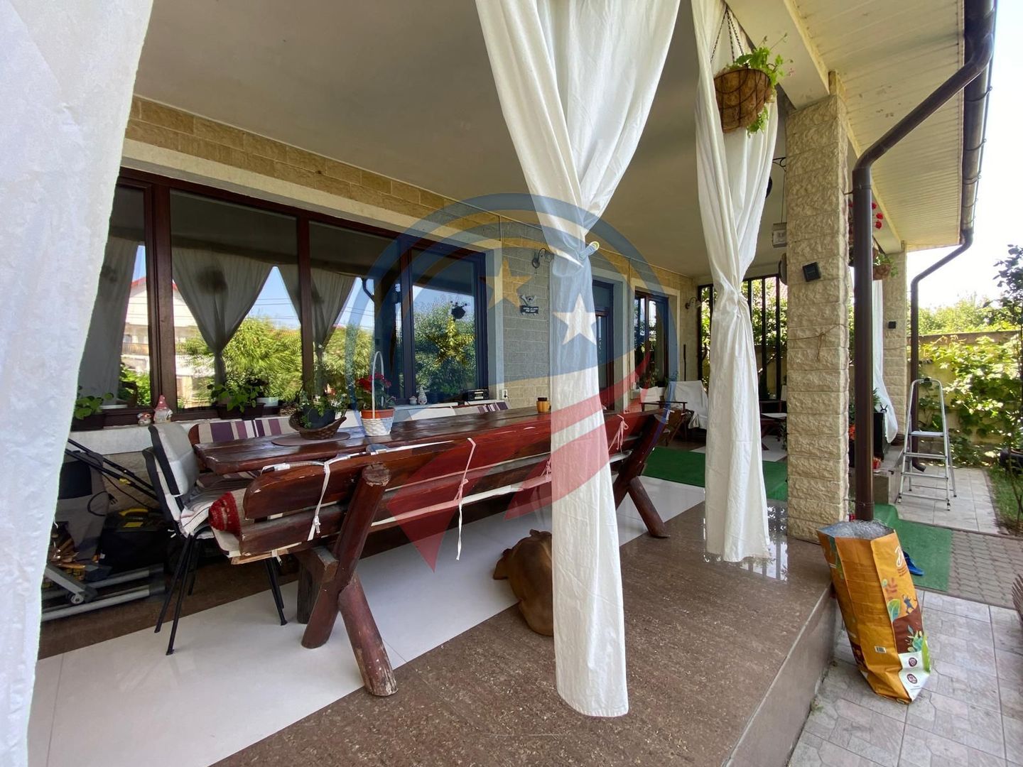 CASA DEOSEBITA APROAPE DE PROMENADA IN EUROCARTIER - Poză 2