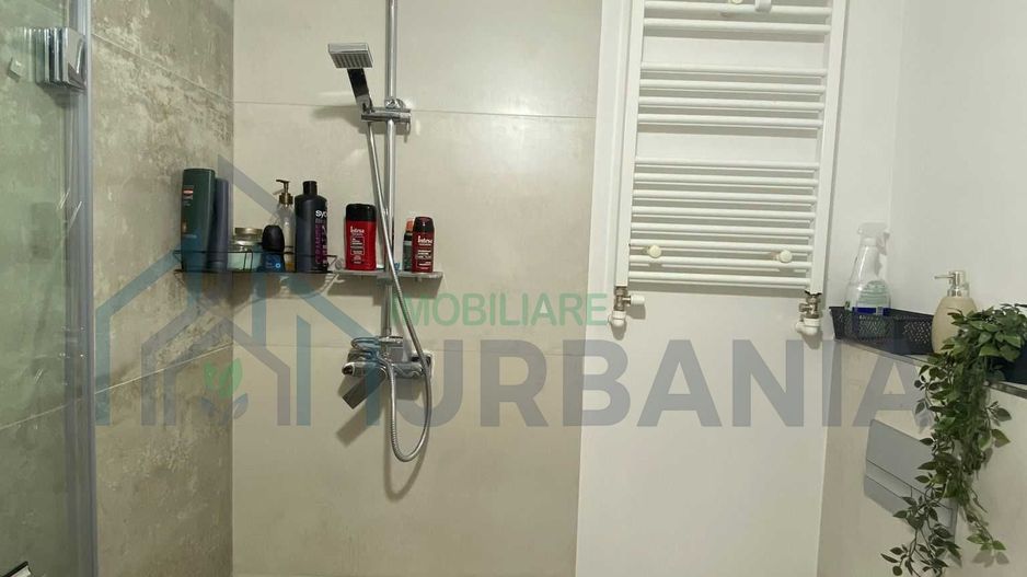 P.F vand apartament cu 4 camere in Nicolina - Poză 4