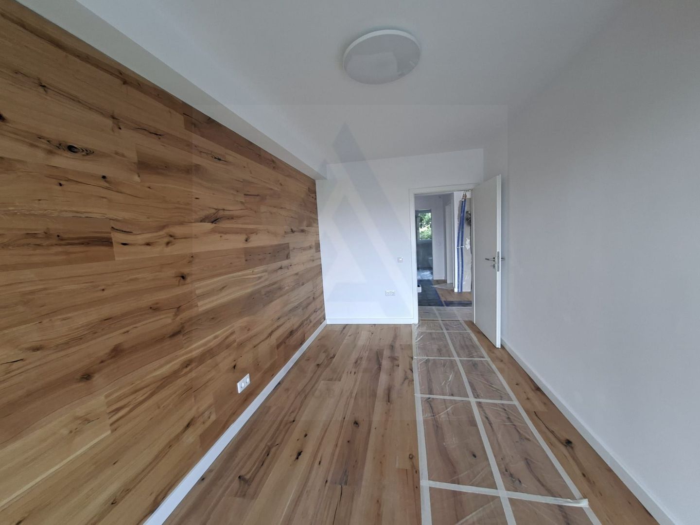 Apartament premium 3 camere + curte 50 mp 2 băi 61,4 mp utili Cristian - Poză 1