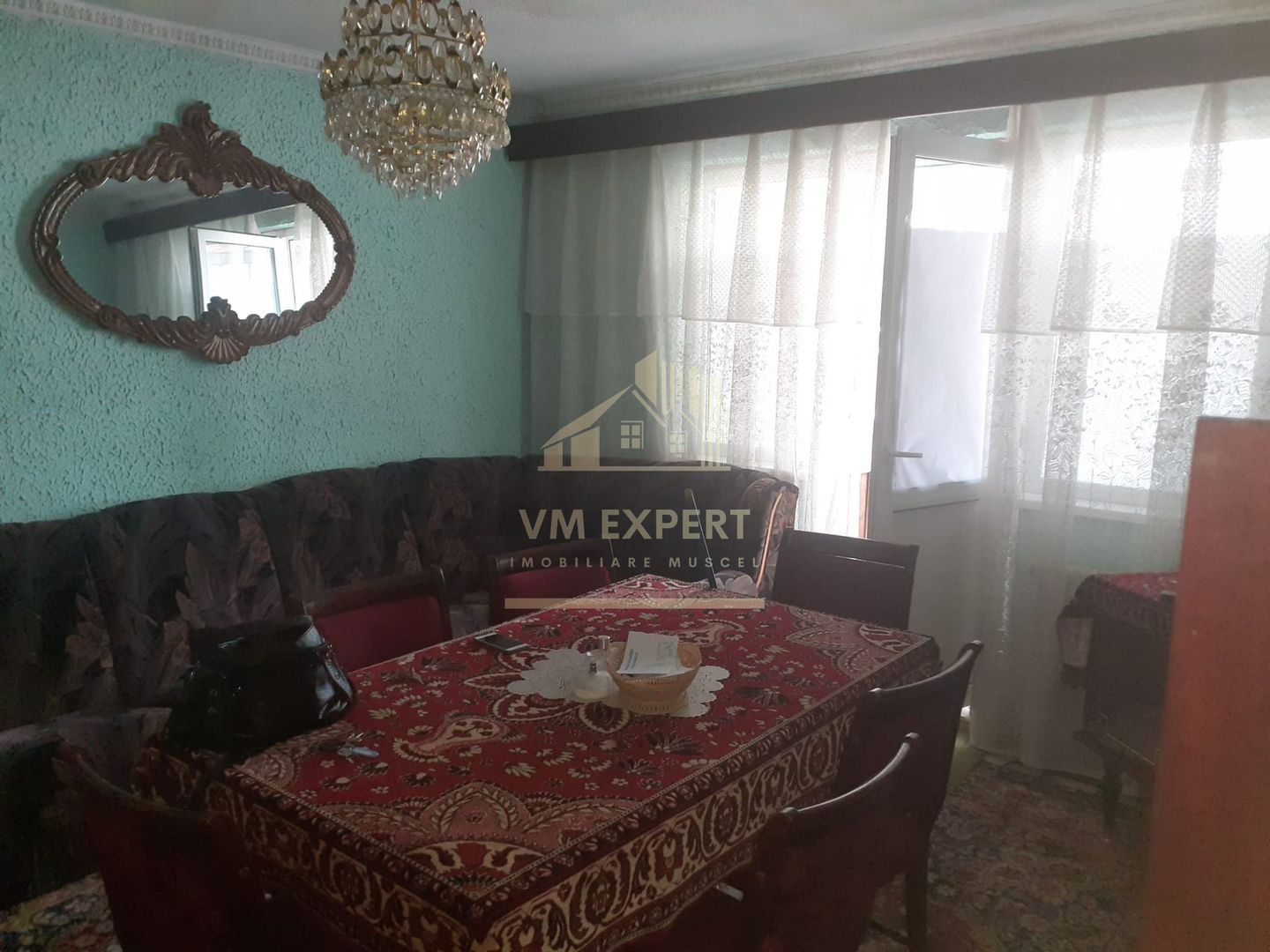 APARTAMENT 3 CAMERE, ETAJ 3, ZONA VISOI CAMPULUNG - Poză 1