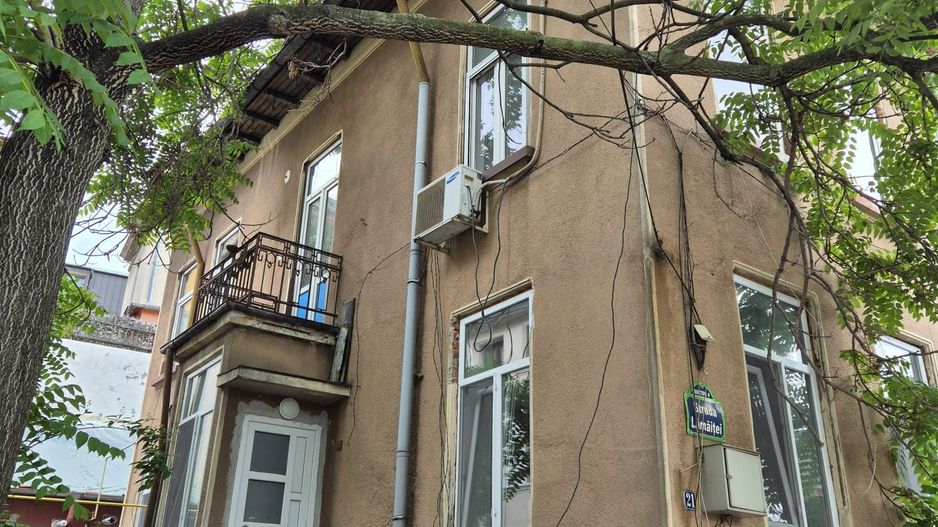 Casa 180 mp - parcul Carol - str. Lamaitei - Poză 1