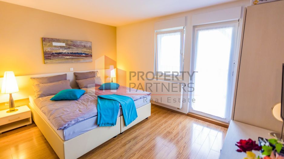 Vilă 340 mp Bran | Teren 5500 mp | 6 dormitoare cu băi proprii - Poză 14