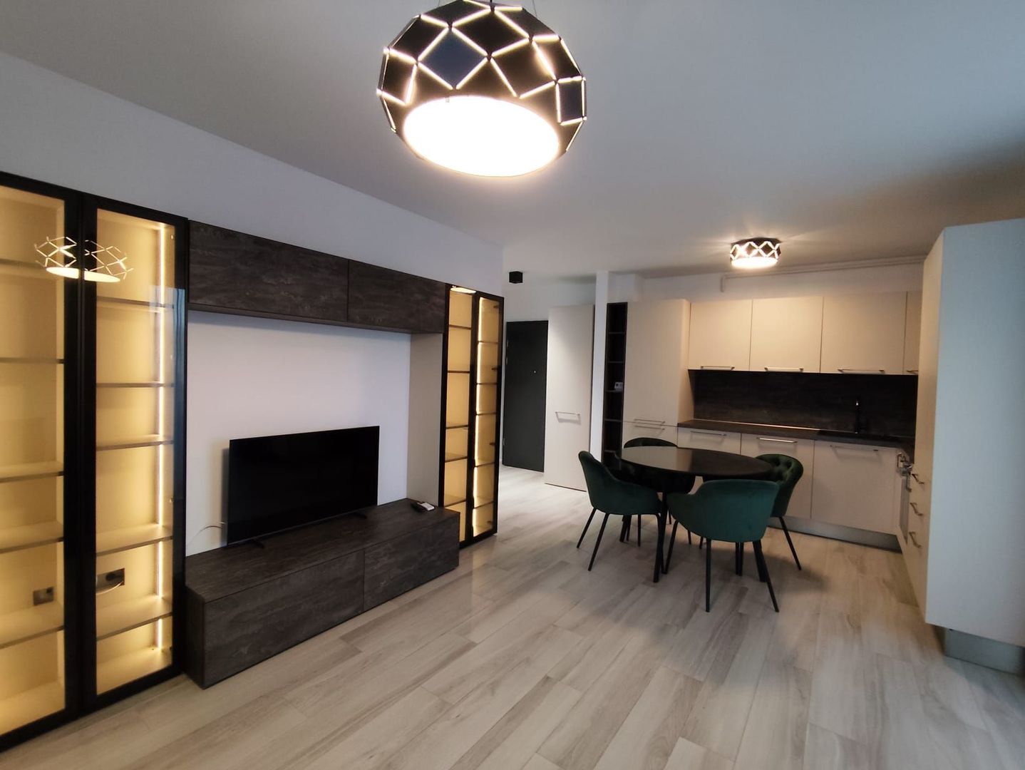 Apartament NOU 2 camere cu Parcare zona Andrei Muresanu - Poză 9