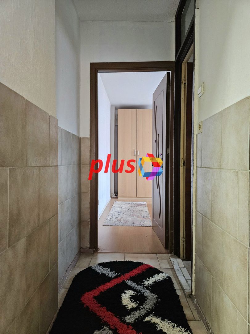 Apartament cu trei camere, zona Racadau 70 mp - Poză 3