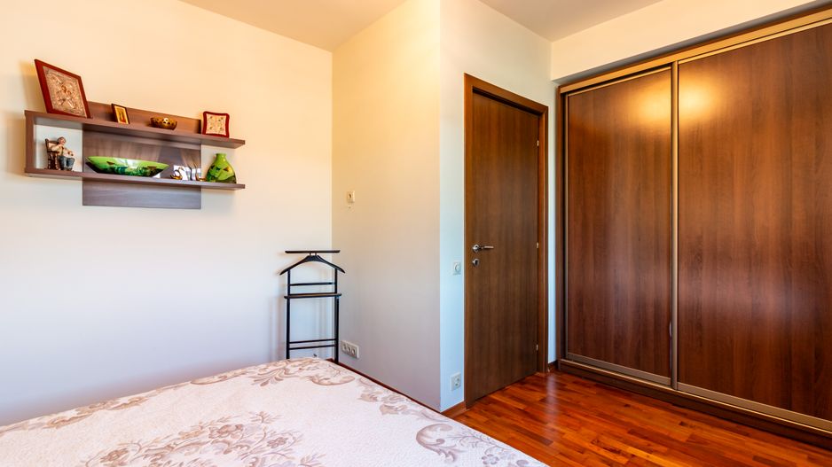Vila premium de vanzare Balotesti/ piscina/ ponton/ deschidere la lac - Poză 42