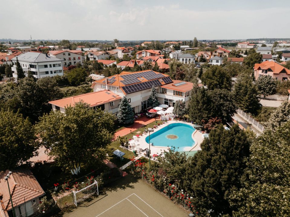 Resedinta premium| Teren de tenis | Piscină încălzită | Infrastructură completă! - Poză 32