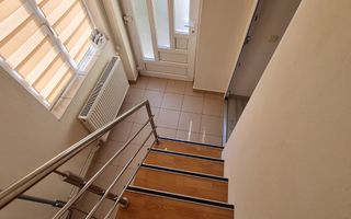 Casă cu teren generos pretabila pentru afacere - Poză 16