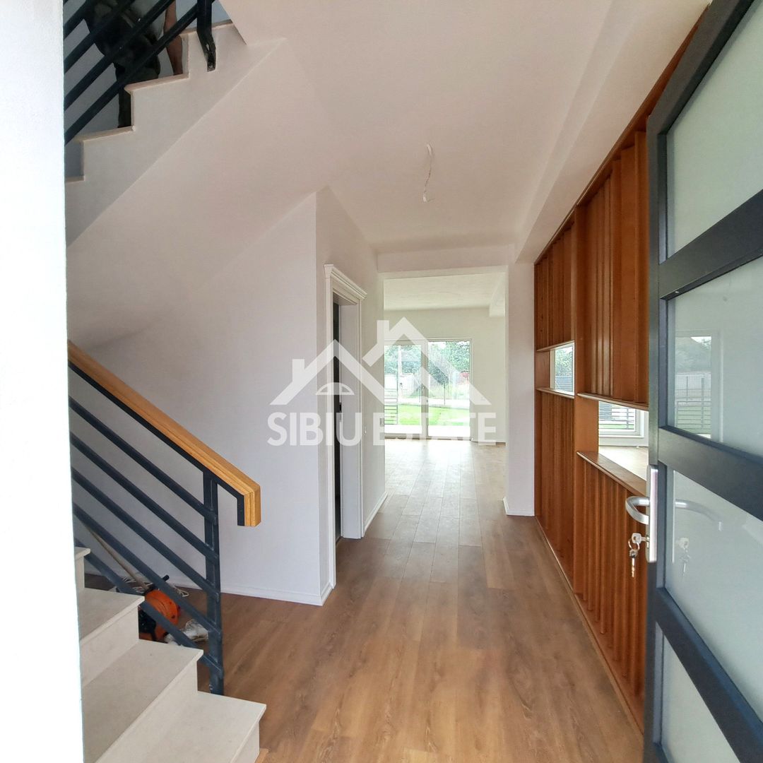 Casa Sibiu Vest, zona Cristian - Poză 3