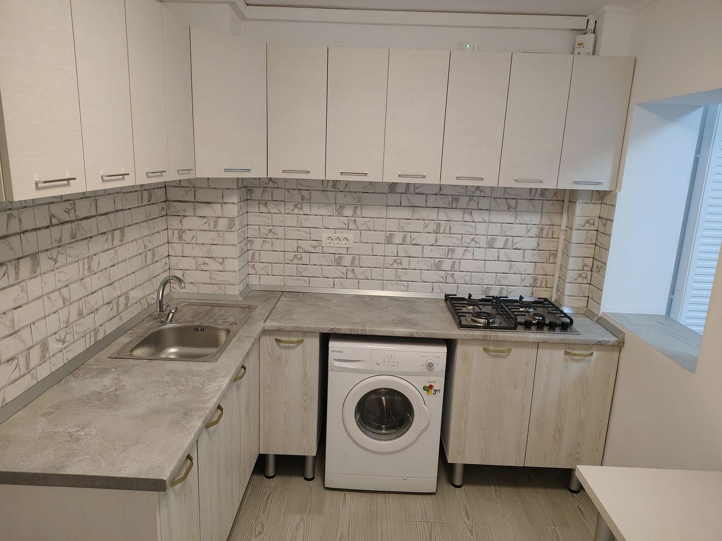 APARTAMENT 2 CAMERE | CENTRALA TERMICA |CALEA RAHOVEI - Poză 1