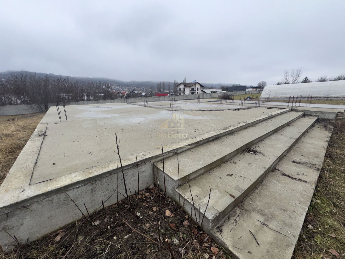 TEREN INTRAVILAN 2200 MP CAMPULUNG ARGES - Poză 4