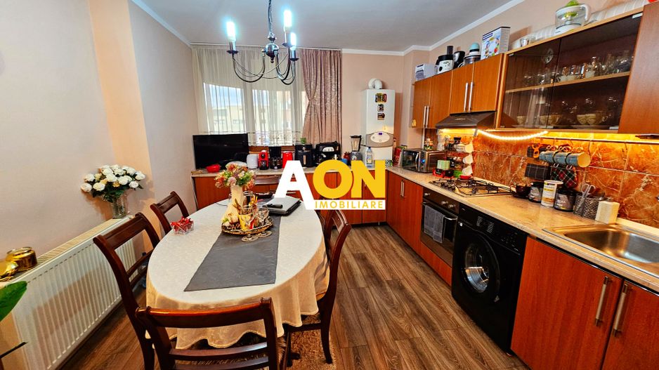 Apartament 4 camere, 87 mp utili, mobilat, utilat, et. 1, ultracentral - Poză 2
