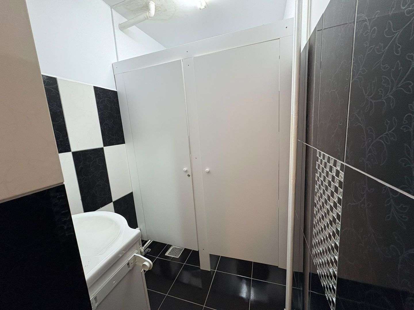 CABINET MEDICAL - GIURGIULUI, COMPLET AMENAJAT - Poză 7