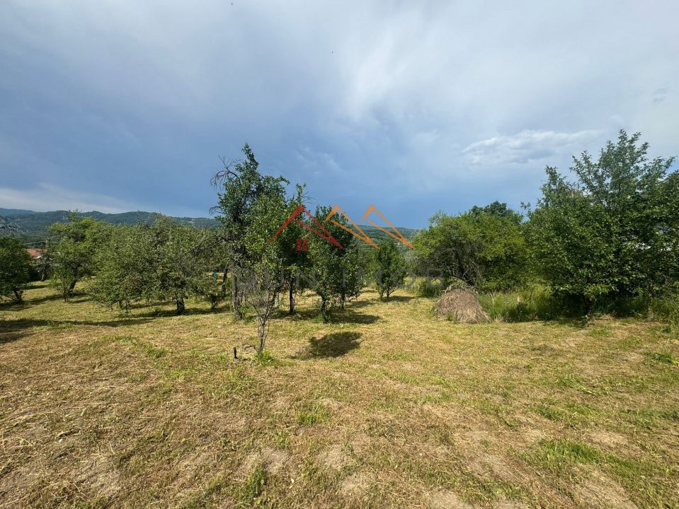 Teren 2037 mp, 17 ml deschidere, 28 euro/m2, vedere panoramica - Poză 3