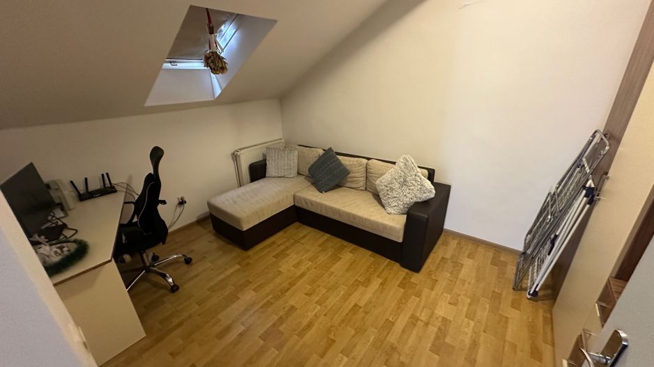 Casă / Vilă cu 5 camere zona Lunei - Poză 29