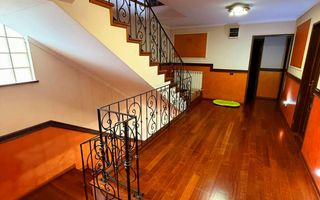 Cauți o casă mare sau spațiu pentru business? Aici le ai pe ambele! - Poză 6