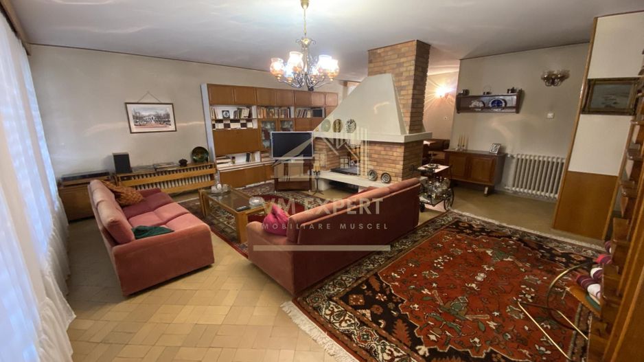 VILA 5 CAMERE, TEREN 1500 MP, CENTRAL CAMPULUNG - Poză 6