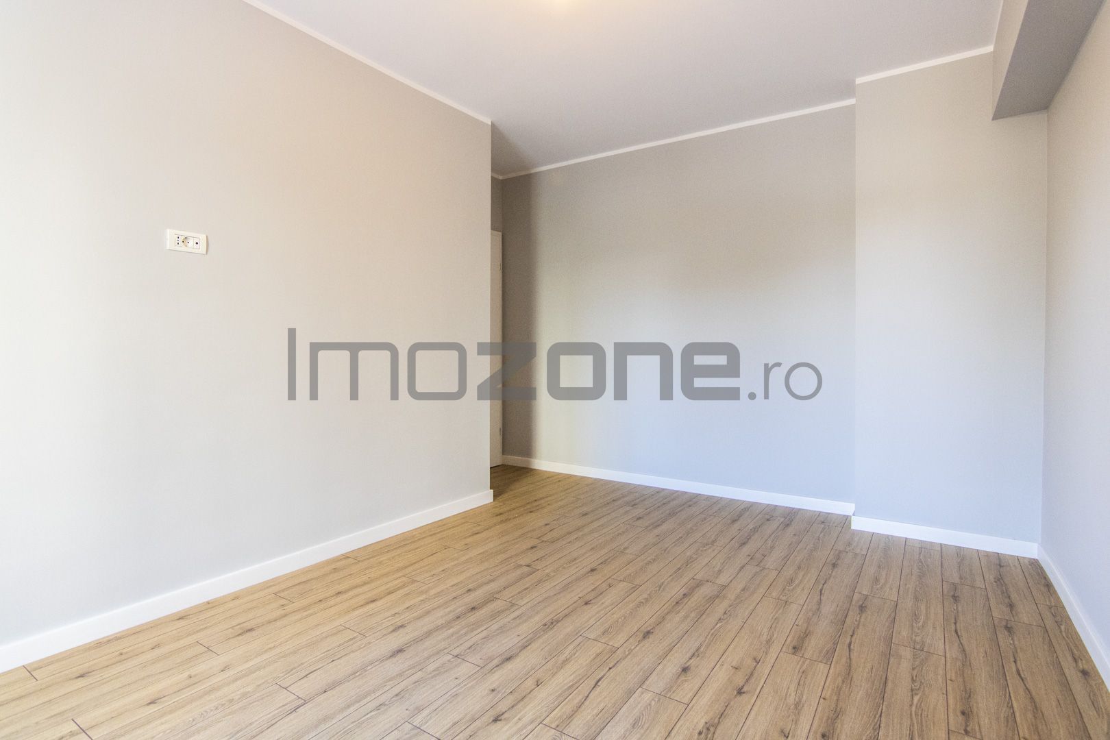 SPATIU COMERCIAL 100MP + 17 TERASA - 2 LOCURI DE PARCARE, BOXA INCLUSA 9MP - Poză 12