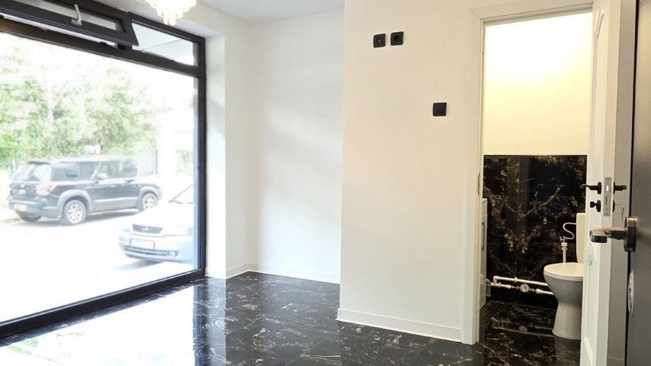 Spatiu comercial 12 mp, renovat total, Vaslui - zona Liceu Procopiu; - Poză 4