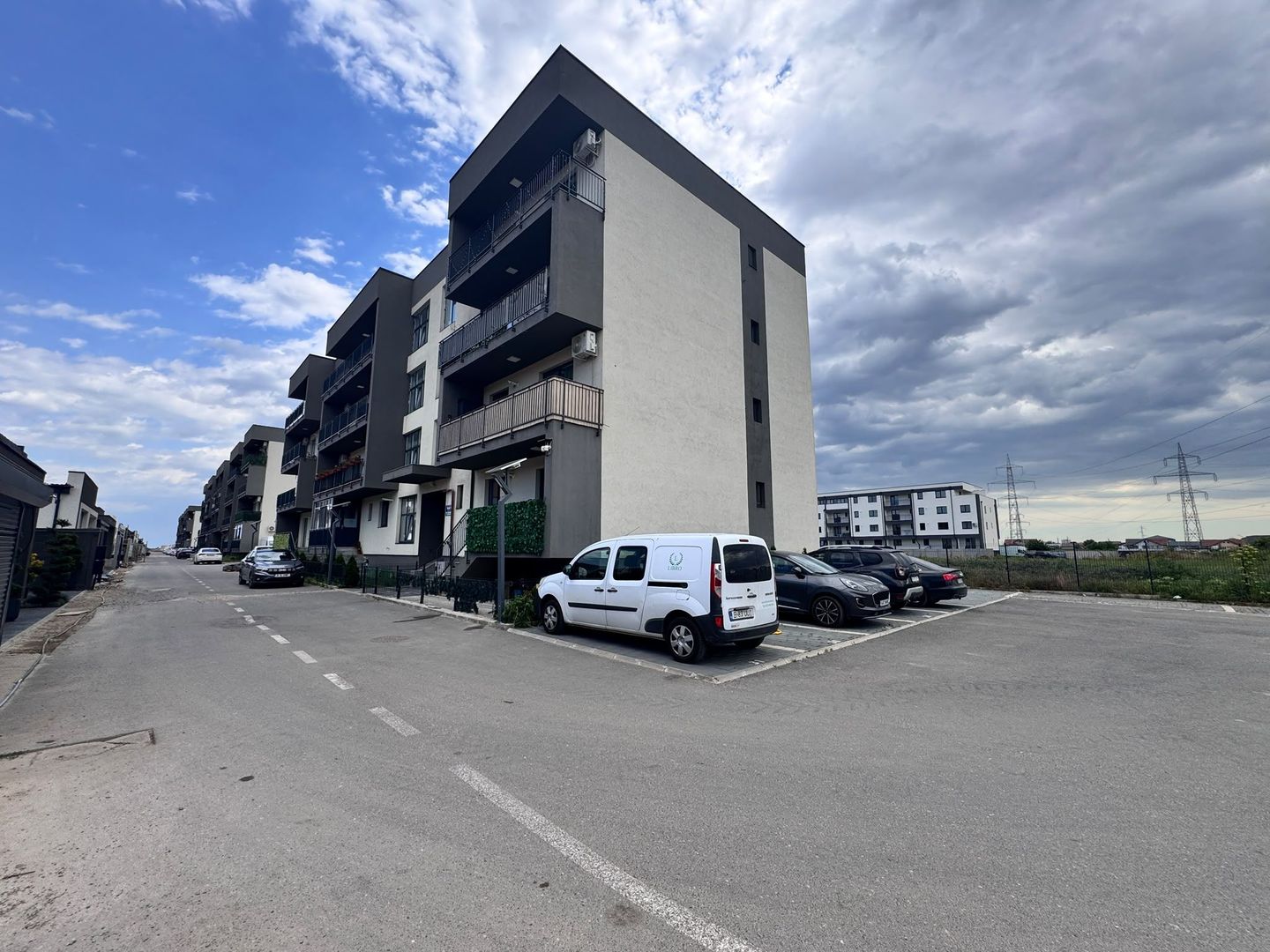 AP. 2 CAMERE- CURTE 60 MP, PARCARE INCLUSA, CENTRALA PROPRIE, MODERN - Poză 11