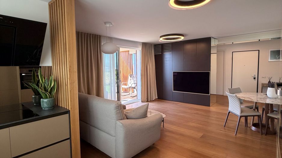 Apartament PREMIUM cu curte, terasă și lift cu acces direct în living - Poză 5