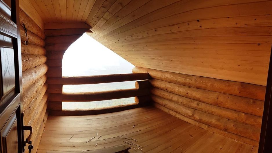 CASĂ INDIVIDUALĂ structură din lemn, zona Ciușmeaua Moldovencei; - Poză 8