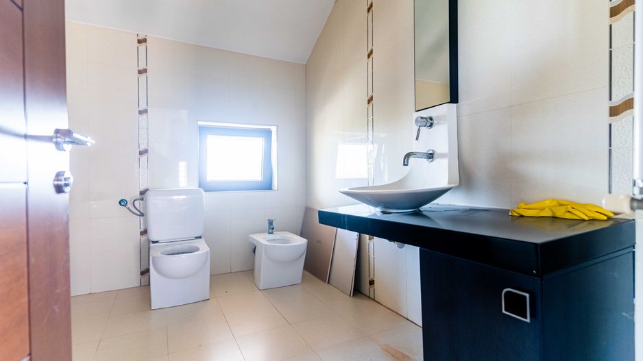 Casă / Vilă cu 6 camere de vânzare în Balotesti - Poză 11