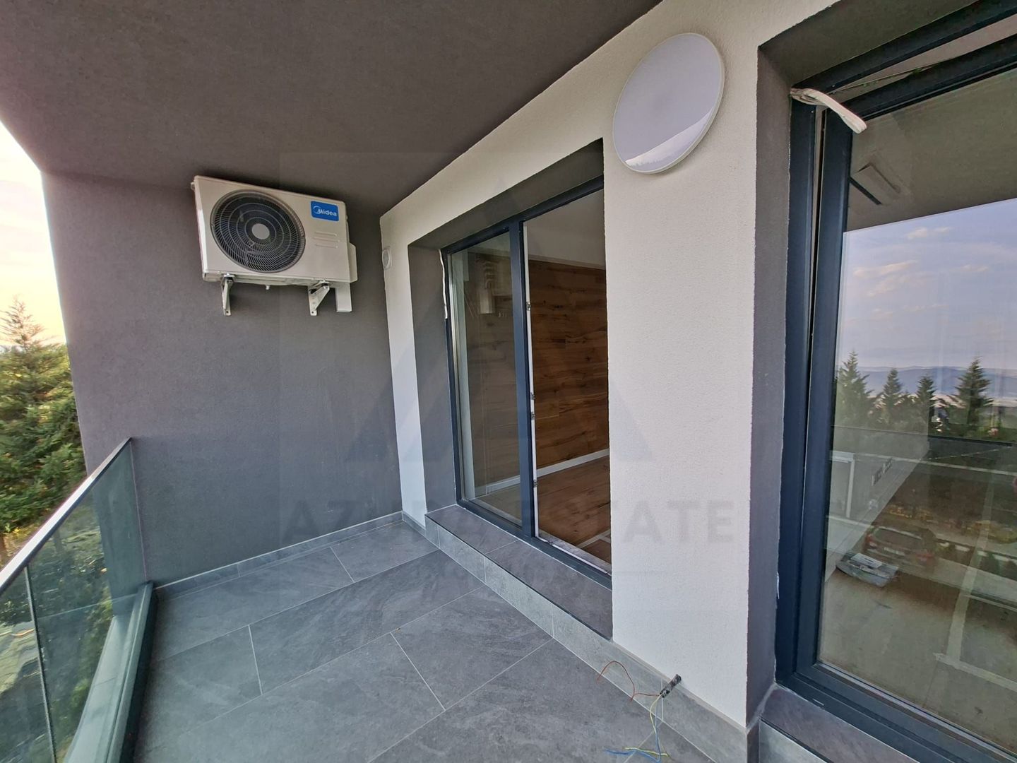 Apartament premium 49.7 mp utili 2 camere si curte 50 mp in Da Vinci - Poză 5