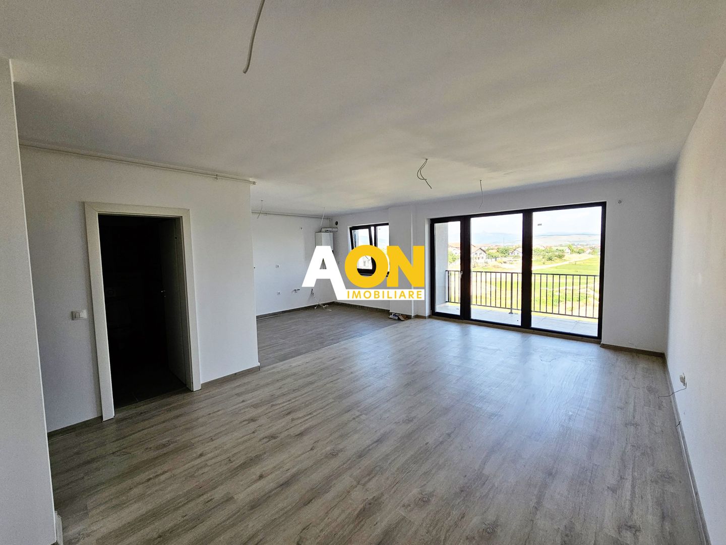 Apartament 3 camere, 82 mp, Transalpina, etaj 2, parcare inclusă - Poză 1
