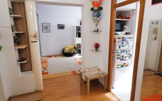 Apartament cu o cameră, garaj, zonă accesibilă, ideal cuplu. - Poză 2
