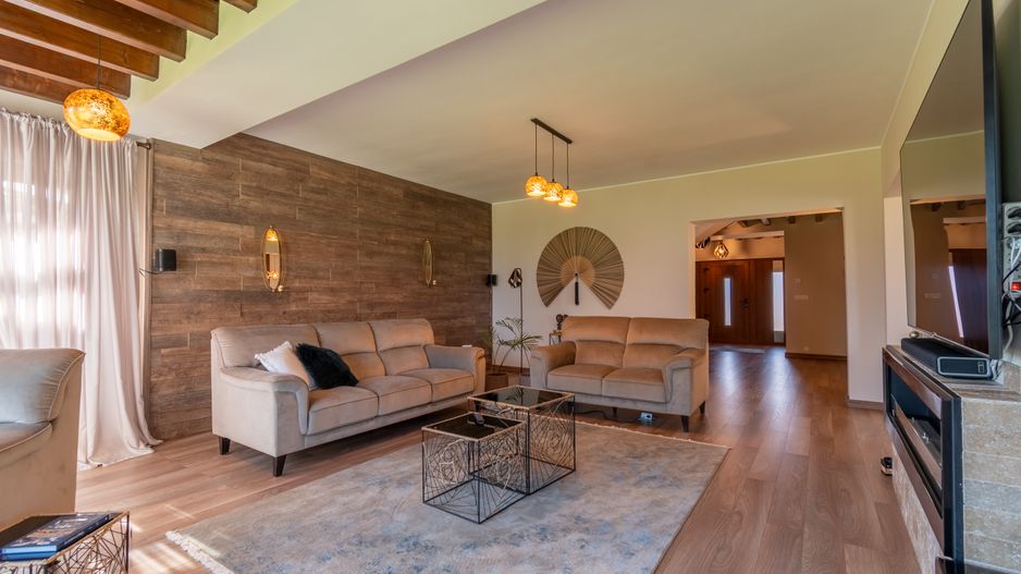 Proprietate exclusivista de vanzare: 2 case | 9 camere | 2000 mp teren - Poză 38