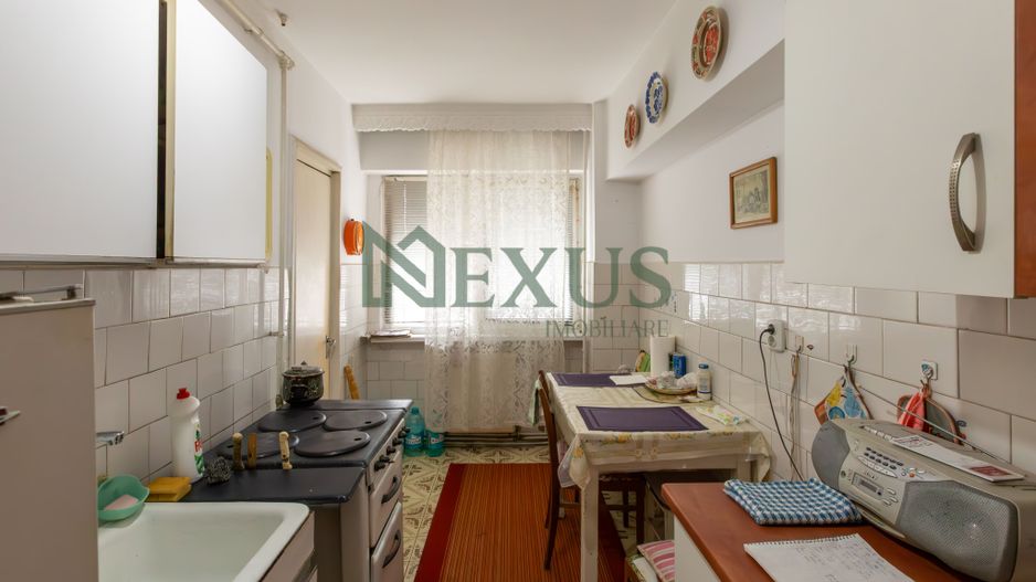 Apartament 3 camere de vânzare, Ultracentral, Bacău - Poză 11