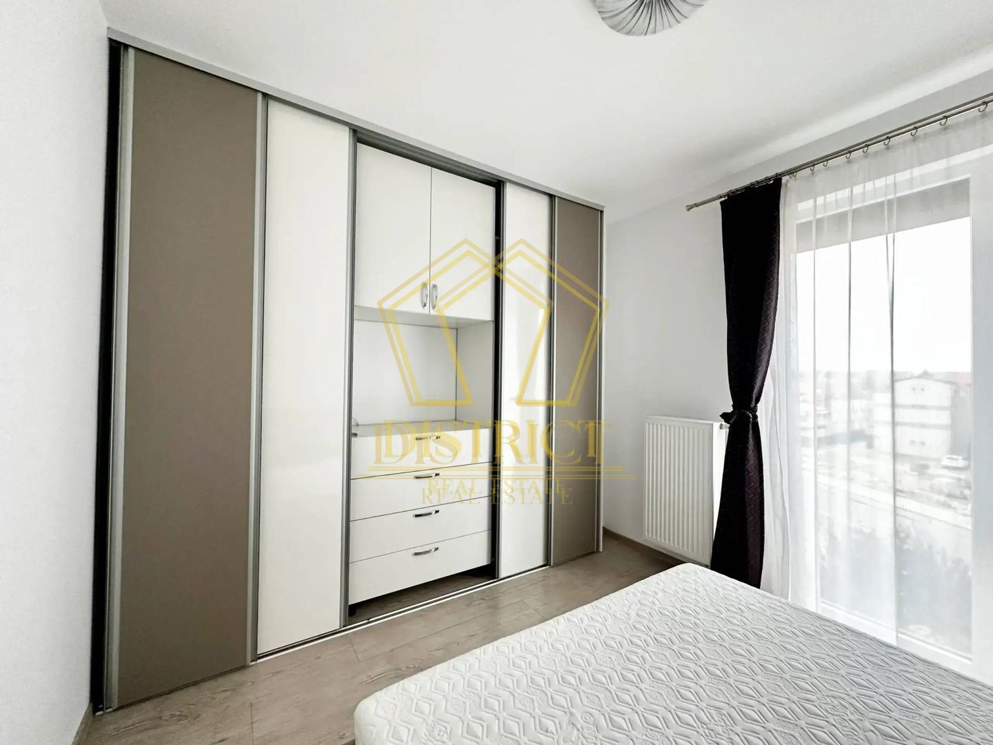 Apartament superb cu 2 camere | Pet Friendly | Iris Torontal - Poză 5