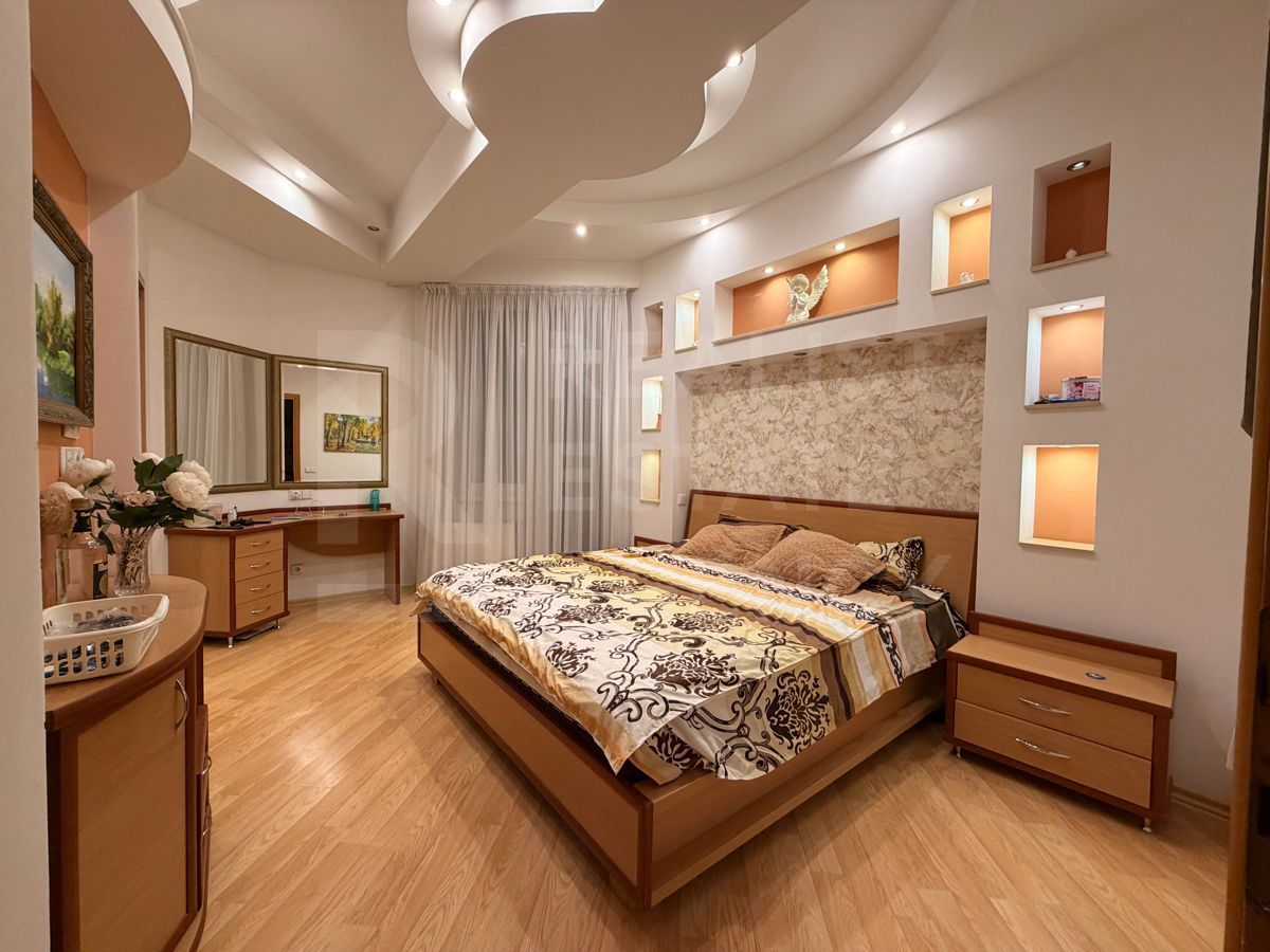 Chirie, apartament, 3 camere, Str Sergiu Rădăuţanu, Rîșcani - Poză 1