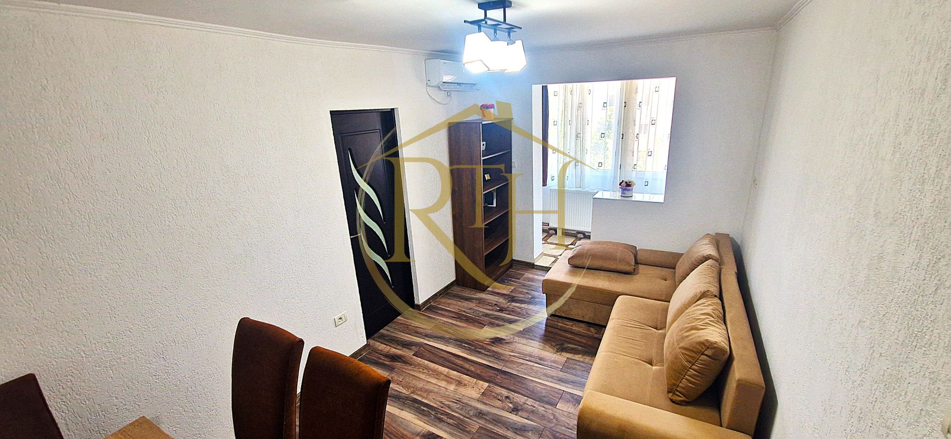 Închiriere apartament cu 3 camere recent renovat-zona Spital Judetean - Poză 4