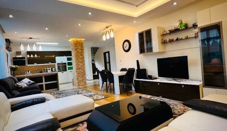 Casă 4 camere | 135mp utili + terasă 55 mp | Curte 180mp