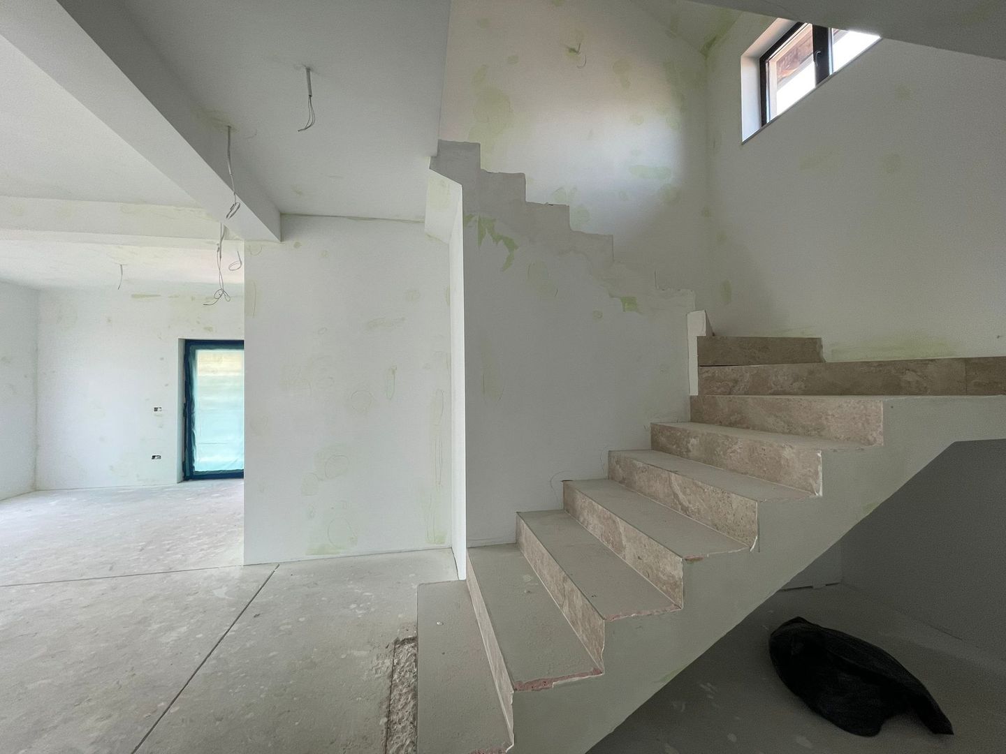 Casă individuală cu garaj-Moșnița Veche - Poză 5