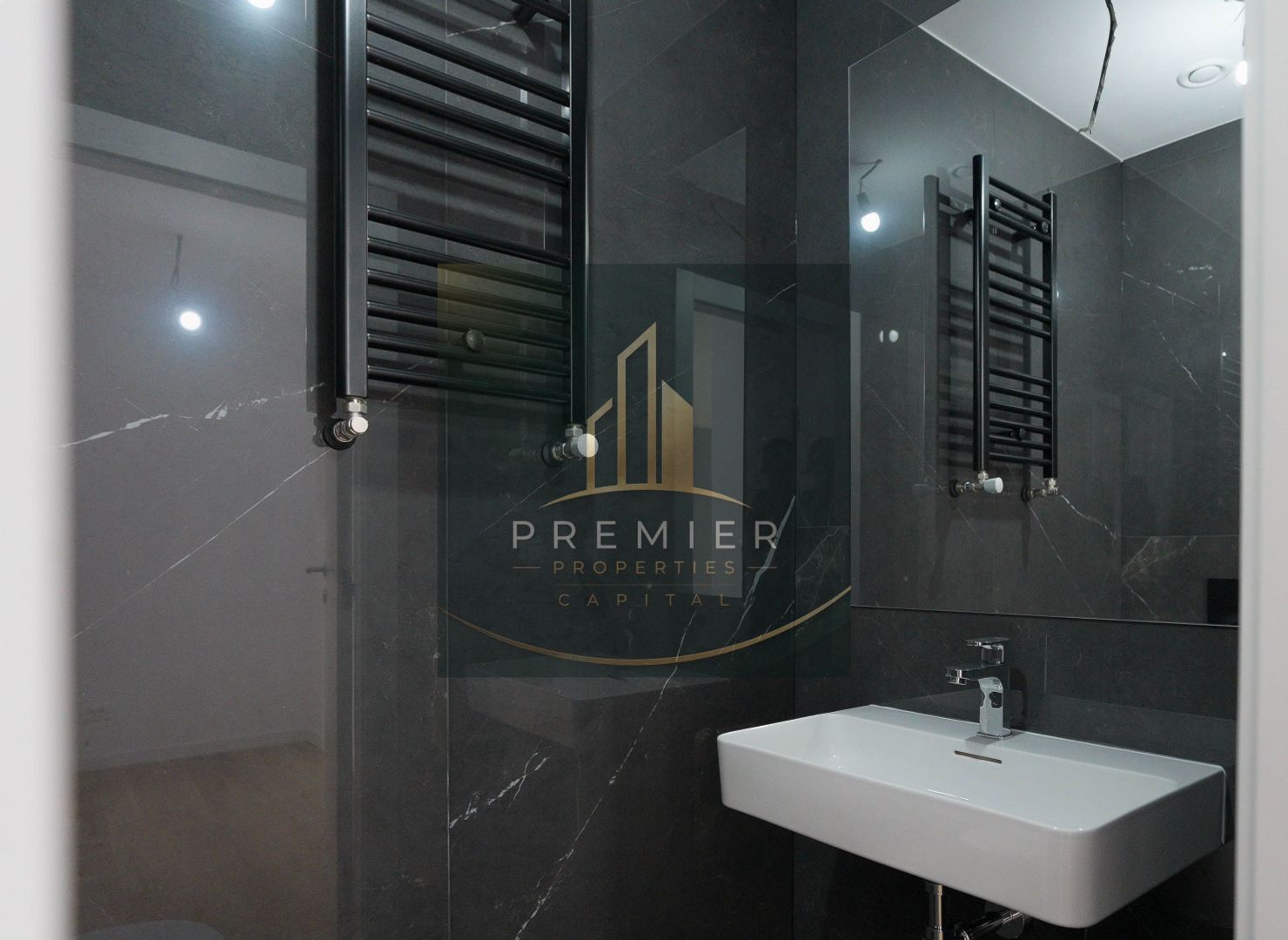Luxury 2-Bedroom Apartment | Large Terrace | Parking | Prime Location ⭐ - Poză 10