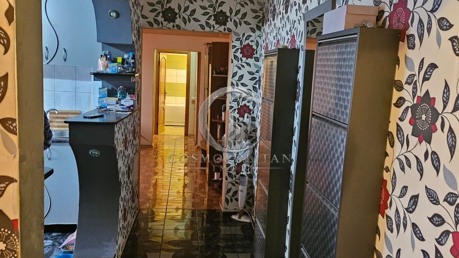 Apartament cu 3 camere ~ zona Brosteni / Colegiu ~ etaj 3 din 4 - Poză 11
