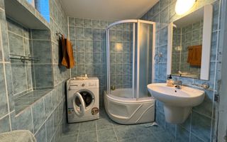 Casa S+P+2E - (posibilitate apartamentare) zona central - Poză 13