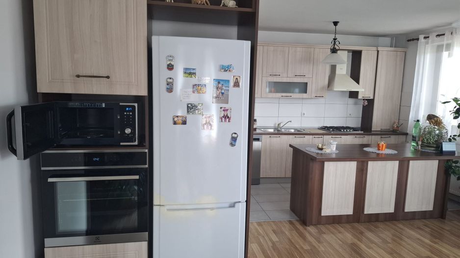 Casa solara si spatioasa, curte 700 mp - Cisnadie - Sibiu - Poză 7