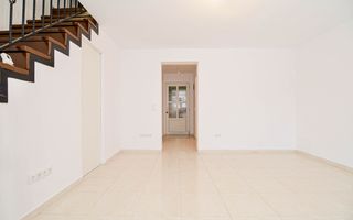 Casă înșiruită în prima parte a Florestiului, zona Stadion - Someșului - Poză 6