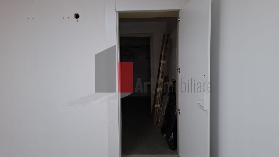 Spatiul "NESTALAN", complex comercial, Gara de Est - Poză 14