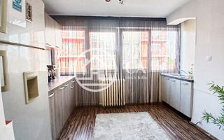 Apartament de vânzare cu 3 camere în zona Rogerius, Oradea - Poză 6